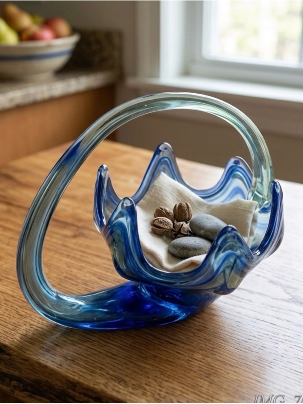 🌸 Vintage Blue Swirl Snake Art Glass Cornucopia Basket, Hand Blown Glass - Picture 3 of 5